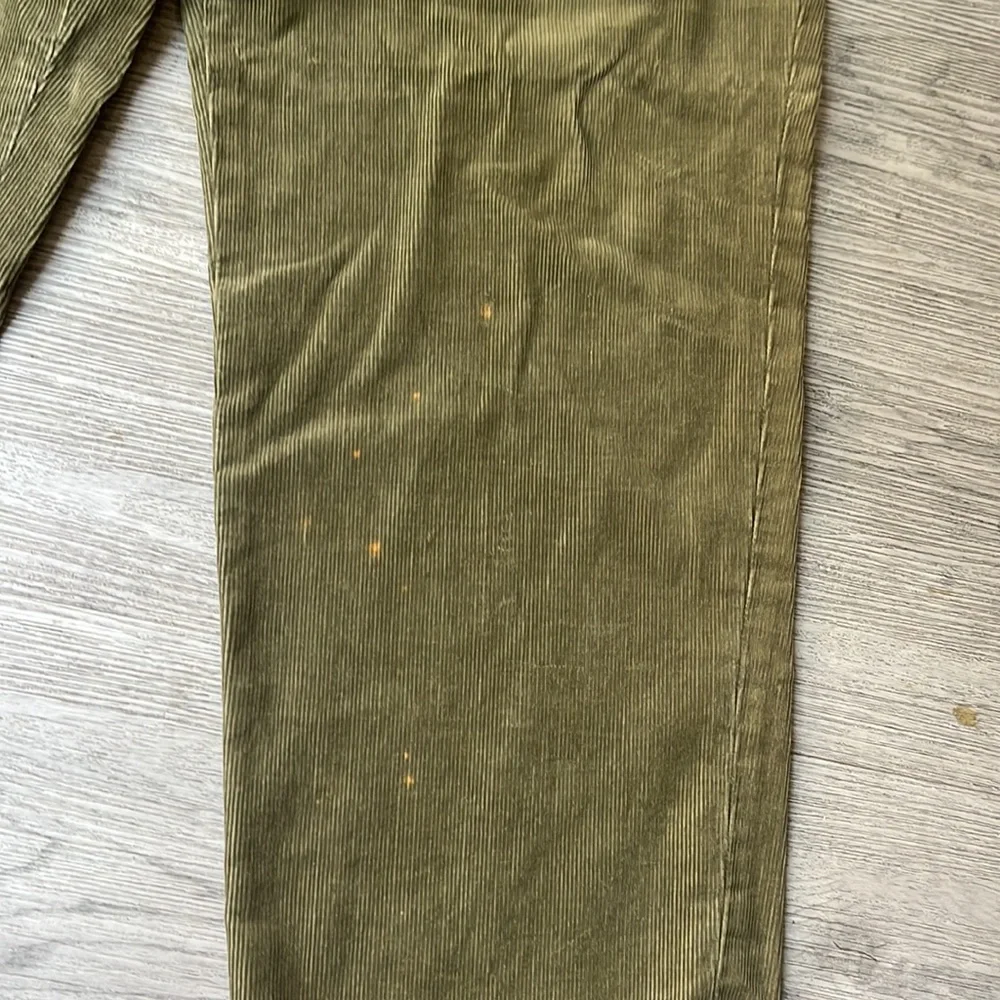 Ralph Lauren Standard Pleated Pant in Rugged Corduroy - Dark Olive